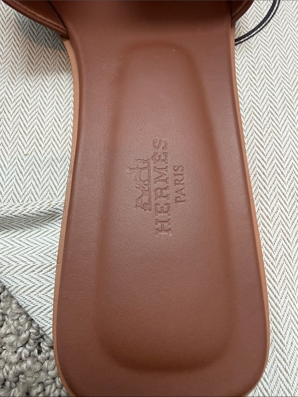Authentic Hermès Oran Tan Leather Slide Sandals Sz 37.5 - Picture 6 of 8